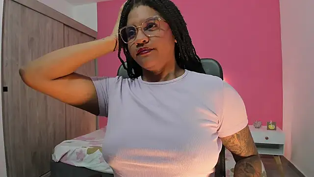 Snapshot of ZahraRose chatting on 11-15-25, 07:10 ZahraRose online show from 11-15-25, 07:10