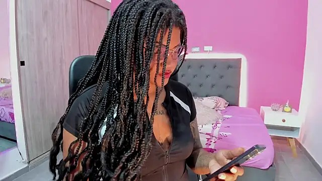 Snapshot of ZahraRose chatting on 11-23-25, 02:06 ZahraRose online show from 11-23-25, 02:06