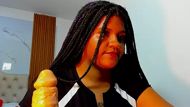 Snapshot of ZahraRose chatting on 01-13-26, 08:03 ZahraRose online show from 01-13-26, 08:03