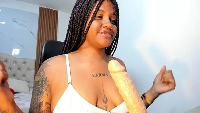 Snapshot of ZahraRose chatting on 01-17-26, 07:50 ZahraRose online show from 01-17-26, 07:50