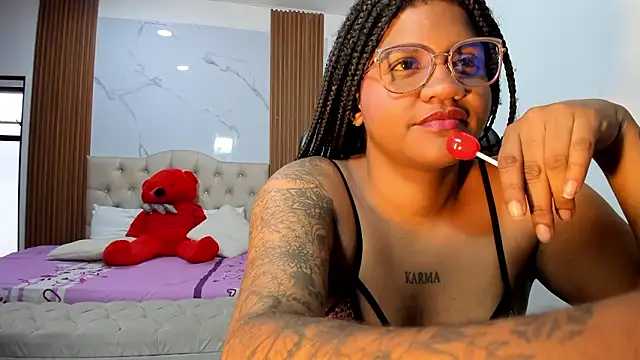 Snapshot of ZahraRose chatting on 02-02-26, 08:40 ZahraRose online show from 02-02-26, 08:40