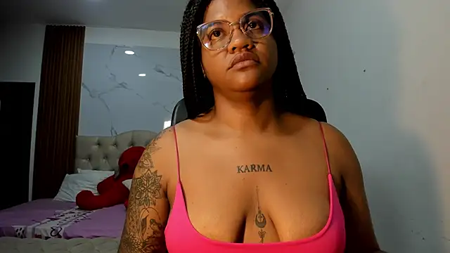 Snapshot of ZahraRose chatting on 02-13-26, 10:55 ZahraRose online show from 02-13-26, 10:55