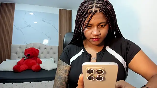 Snapshot of ZahraRose chatting on 02-16-26, 08:16 ZahraRose online show from 02-16-26, 08:16