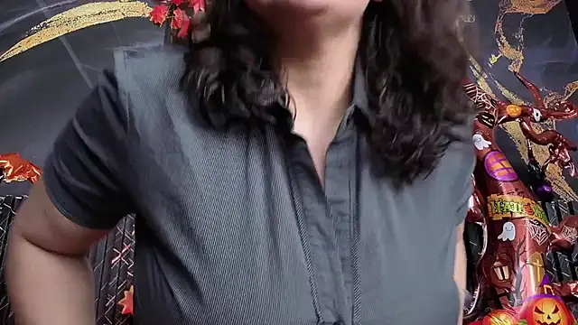 AmandaKovich online show from 10-28-25, 07:27