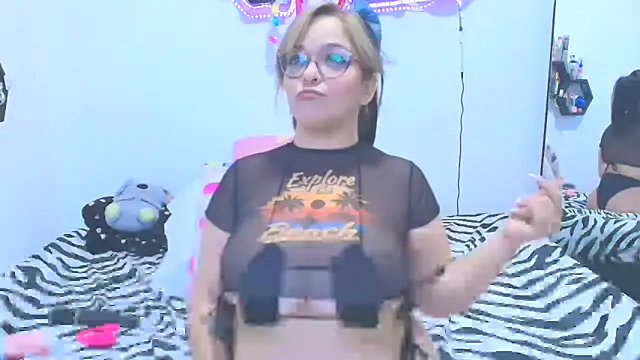 Snapshot of Veronica_Milf1 chatting on 11-26-25, 02:23 Veronica Milf1 online show from 11-26-25, 02:23