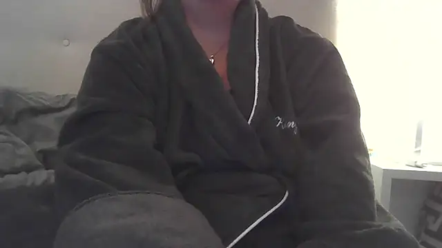 Snapshot of sizha6 chatting on 09-15-25, 10:37 sizha6 online show from 09-15-25, 10:37