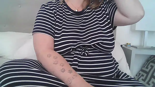 Snapshot of sizha6 chatting on 09-27-25, 08:08 sizha6 online show from 09-27-25, 08:08