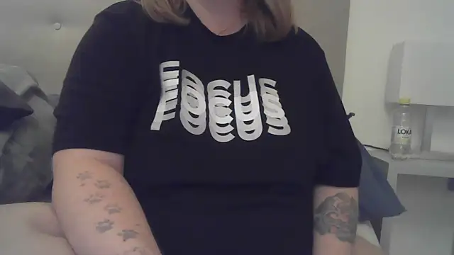 Snapshot of sizha6 chatting on 10-06-25, 09:18 sizha6 online show from 10-06-25, 09:18