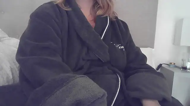 Snapshot of sizha6 chatting on 10-27-25, 07:45 sizha6 online show from 10-27-25, 07:45