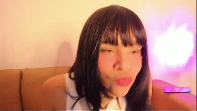 Snapshot of _Anahi chatting on 02-05-26, 04:17 Anahi online show from 02-05-26, 04:17