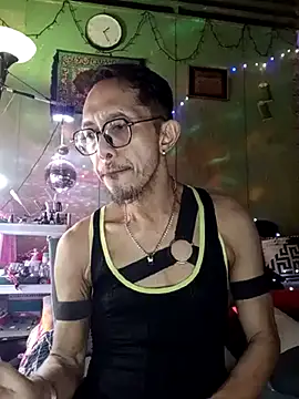 Tolayerfly69 online show from 02-14-25, 05:25