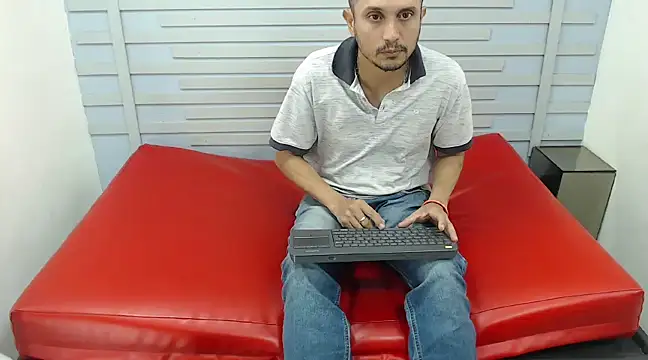 JhonTorres018 online show from 02-25-25, 10:18