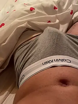 Snapshot of tiago499 chatting on 02-15-25, 06:12 tiago499 online show from 02-15-25, 06:12