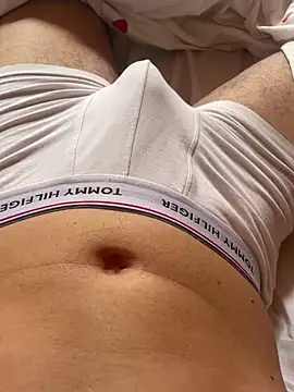 Snapshot of tiago499 chatting on 02-25-25, 01:28 tiago499 online show from 02-25-25, 01:28