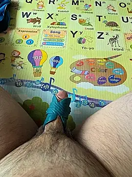 Snapshot of halu5400 chatting on 10-30-25, 04:25 halu5400 online show from 10-30-25, 04:25