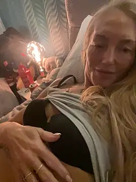 Fiery Blonde LexiX online show from 10-29-25, 11:17