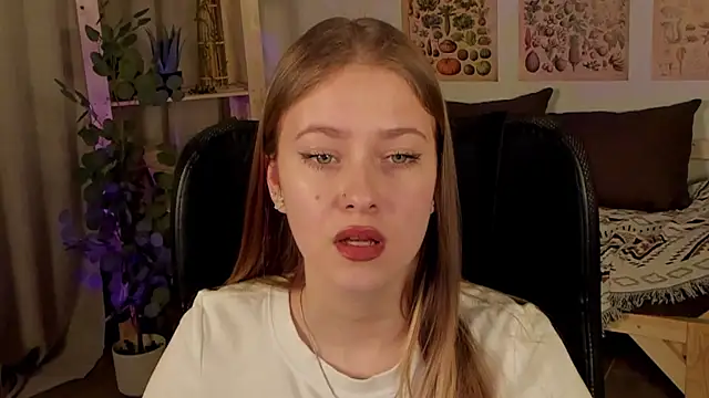 EveMundie online show from 03-19-25, 03:40