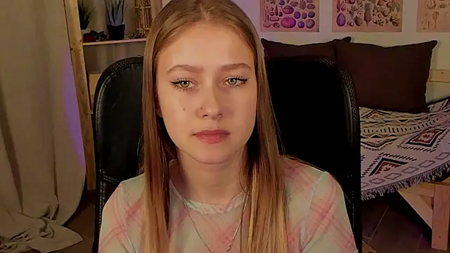 EveMundie online show from 03-20-25, 05:04