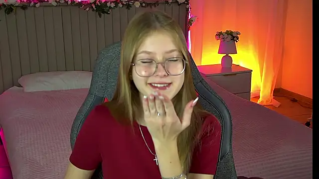 EveMundie online show from 10-14-25, 12:28