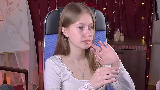 EveMundie online show from 04-09-26, 06:30