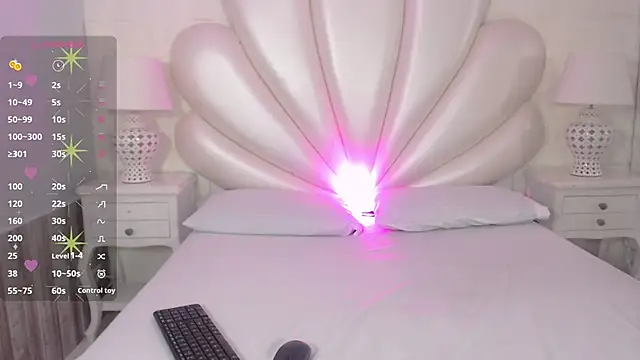 AnahisBennett online show from 02-25-25, 03:52