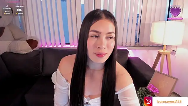 Snapshot of Ivanna_West chatting on 03-10-25, 11:32 Ivanna West online show from 03-10-25, 11:32