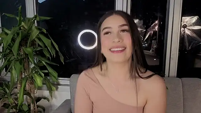 Snapshot of Ivanna_West chatting on 09-23-25, 10:29 Ivanna West online show from 09-23-25, 10:29