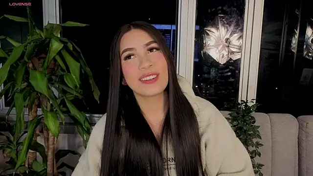 Snapshot of Ivanna_West chatting on 10-08-25, 10:24 Ivanna West online show from 10-08-25, 10:24