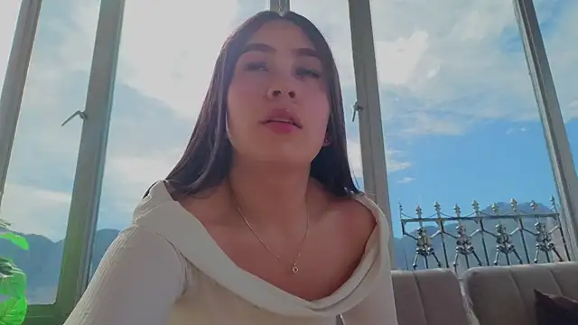 Snapshot of Ivanna_West chatting on 10-13-25, 01:33 Ivanna West online show from 10-13-25, 01:33