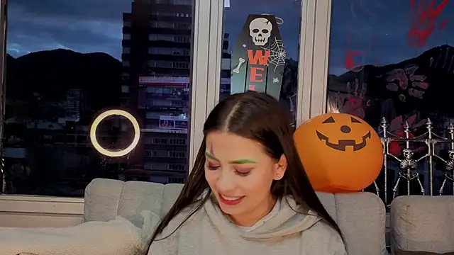 Snapshot of Ivanna_West chatting on 10-14-25, 10:38 Ivanna West online show from 10-14-25, 10:38