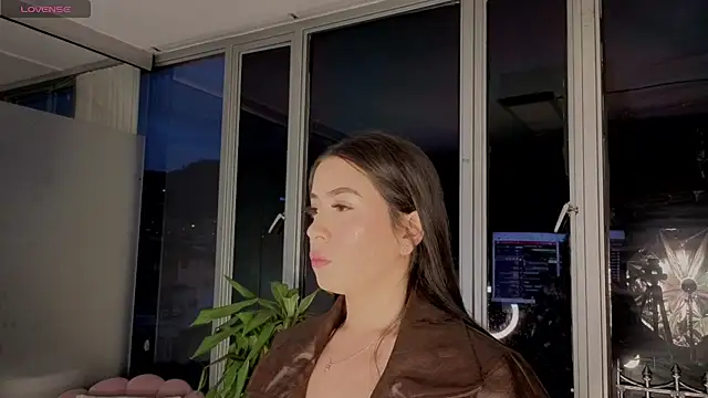 Snapshot of Ivanna_West chatting on 10-16-25, 10:27 Ivanna West online show from 10-16-25, 10:27