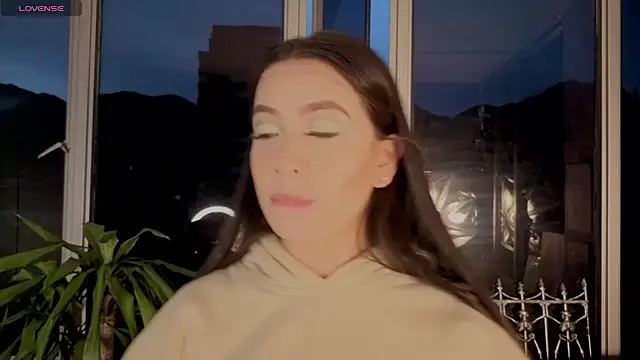 Snapshot of Ivanna_West chatting on 10-17-25, 10:29 Ivanna West online show from 10-17-25, 10:29