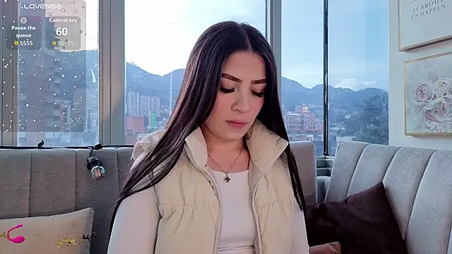 Snapshot of Ivanna_West chatting on 10-27-25, 11:47 Ivanna West online show from 10-27-25, 11:47