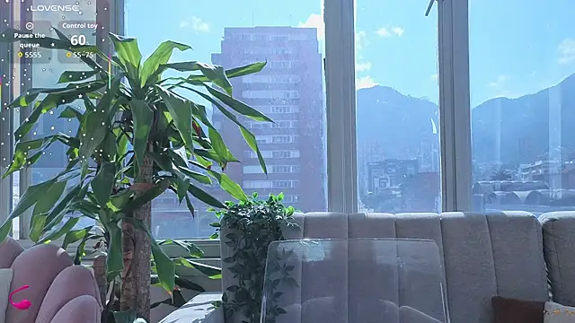 Snapshot of Ivanna_West chatting on 11-09-25, 01:31 Ivanna West online show from 11-09-25, 01:31