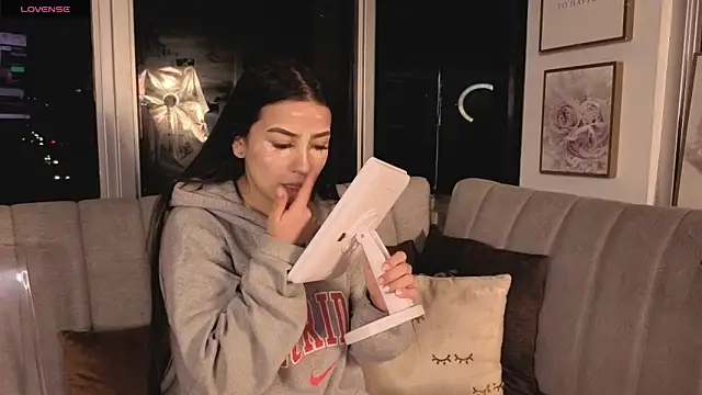 Snapshot of Ivanna_West chatting on 11-12-25, 10:04 Ivanna West online show from 11-12-25, 10:04