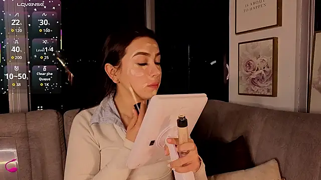 Snapshot of Ivanna_West chatting on 11-14-25, 10:14 Ivanna West online show from 11-14-25, 10:14