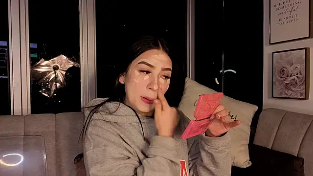 Snapshot of Ivanna_West chatting on 11-27-25, 10:06 Ivanna West online show from 11-27-25, 10:06