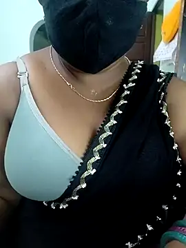 Snapshot of deepikasree chatting on 09-18-25, 06:43 deepikasree online show from 09-18-25, 06:43