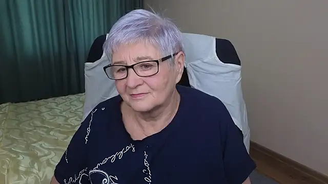 Sandra Snowflake online show from 02-15-25, 10:33