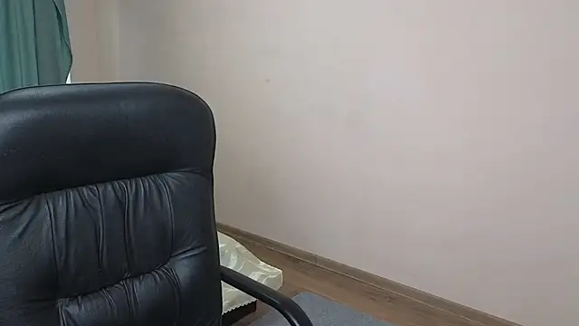 Sandra Snowflake online show from 03-14-25, 01:24