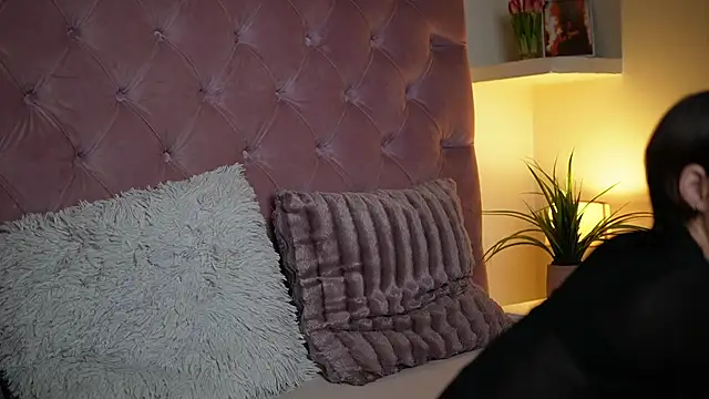 MaiaMini online show from 10-08-25, 11:35