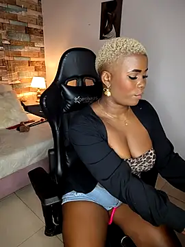 DashaSousaa online show from 04-15-26, 12:45