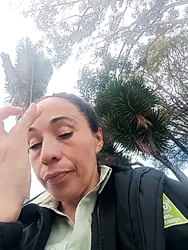 Coeur de luxure online show from 10-29-25, 05:25