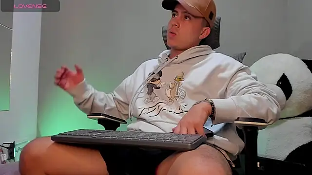 mattiwsmorris  online show from 10-23-25, 03:39