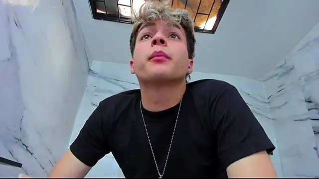 Snapshot of stonne69 chatting on 10-17-25, 06:10 stonne69 online show from 10-17-25, 06:10