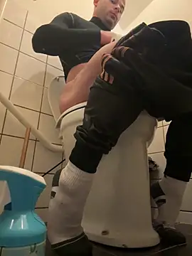 Snapshot of pesyelisa chatting on 02-25-25, 03:05 pesyelisa online show from 02-25-25, 03:05