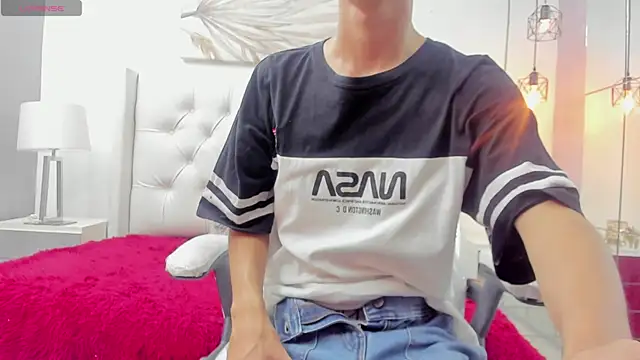 Snapshot of Johann_sex chatting on 05-17-26, 07:21 Johann sex online show from 05-17-26, 07:21