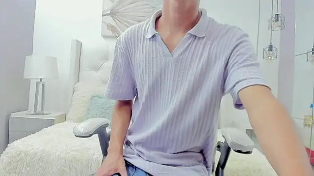 Snapshot of Johann_sex chatting on 05-26-26, 05:53 Johann sex online show from 05-26-26, 05:53