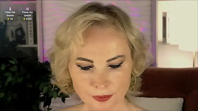 Sandra Kind online show from 10-24-25, 05:37