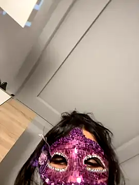 Roroo002 online show from 09-27-25, 08:14